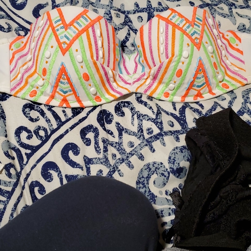 Strapless Victoria's secret Bixby can you talk